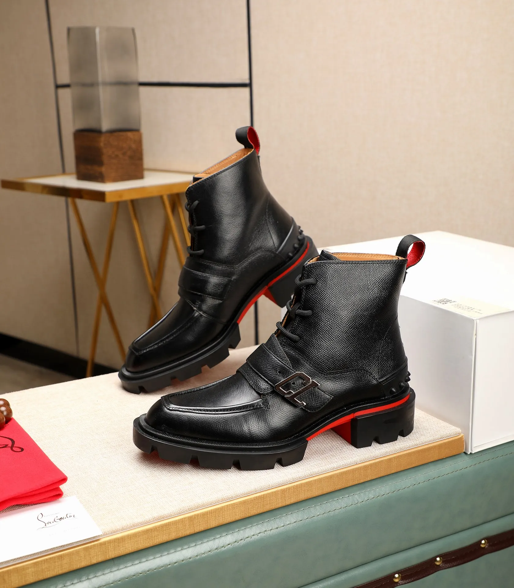 Men's Men's Shoes💰920 New Actual Shots••CL～High-end men's red-soled shoes! ••🆑Top original order purchasing agent. Imported top-layer ten-fingerprint leather and water-dyed cowhide inside 🉑️ Imported TPU rubber sole, wear-resistant and non-slip, full of European style, SIZA: 39-44 (45.46, customized)